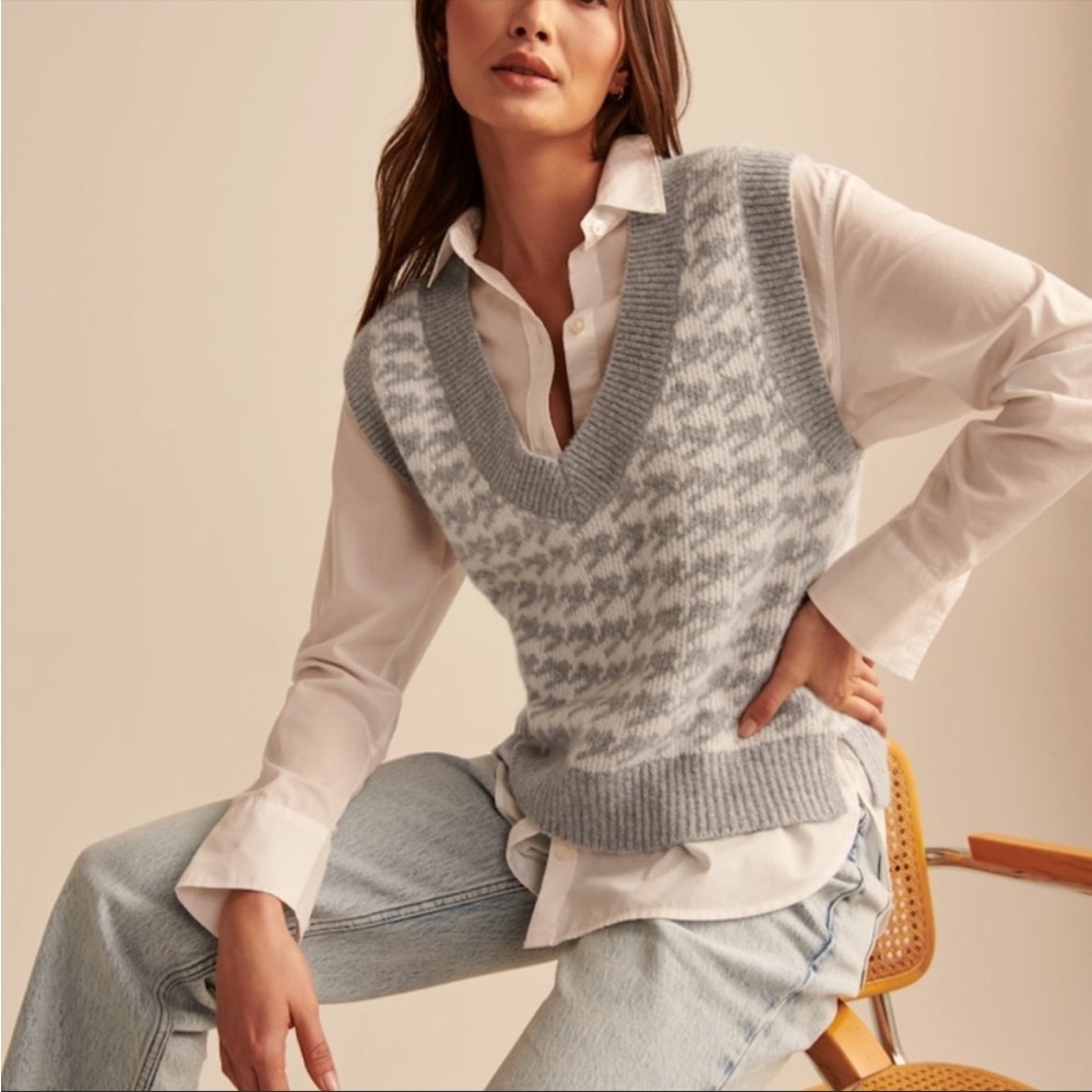 Abercrombie & Fitch Gray Houndstooth Vest